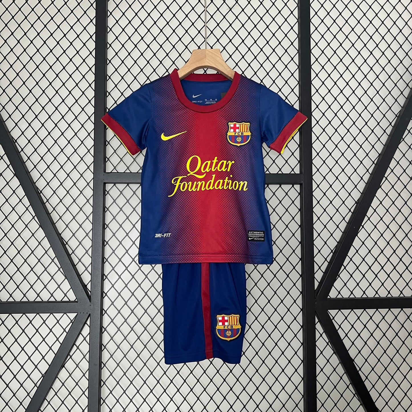 Kit Criança Barcelona Principal 12/13