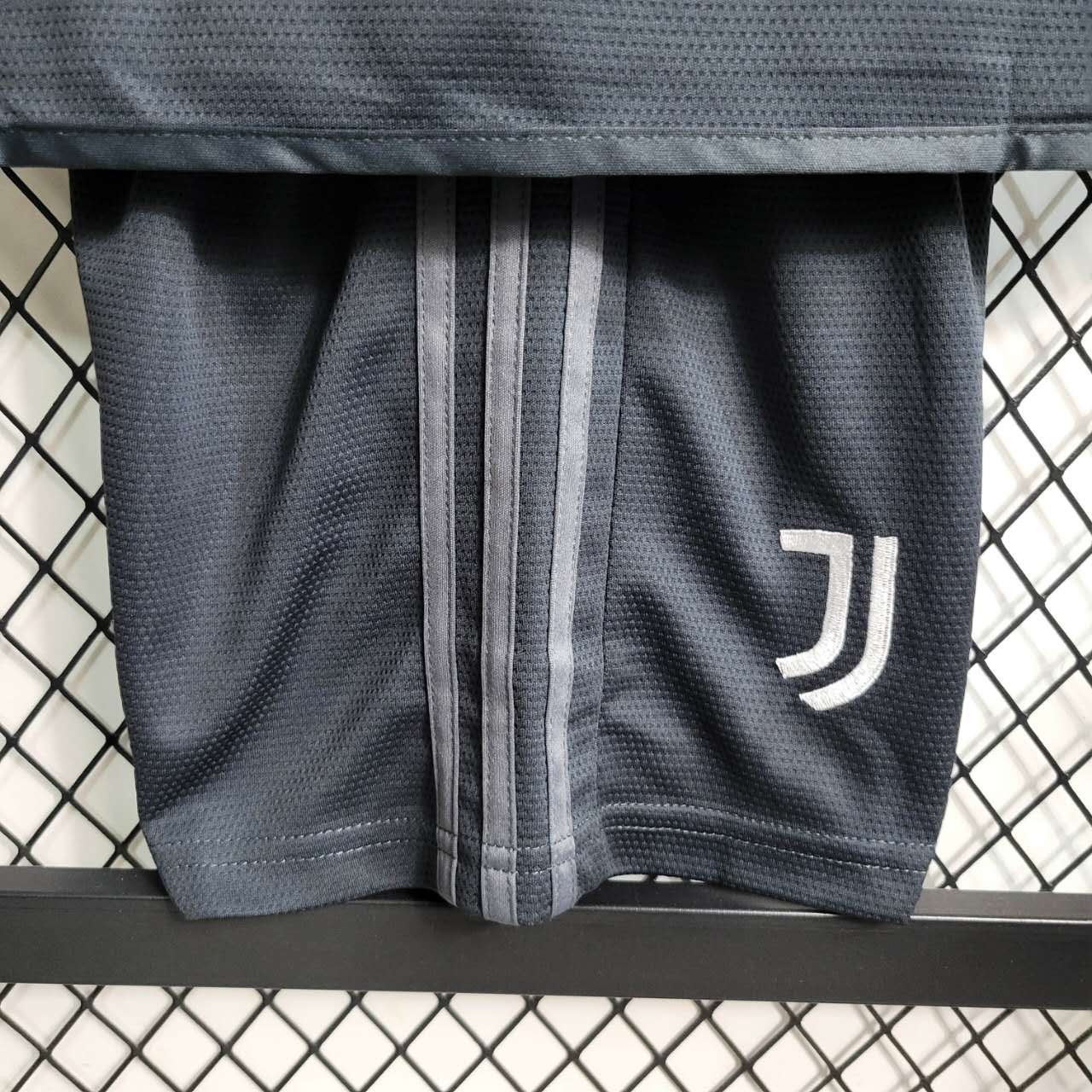 Kit Criança Juventus Terceira 23/24
