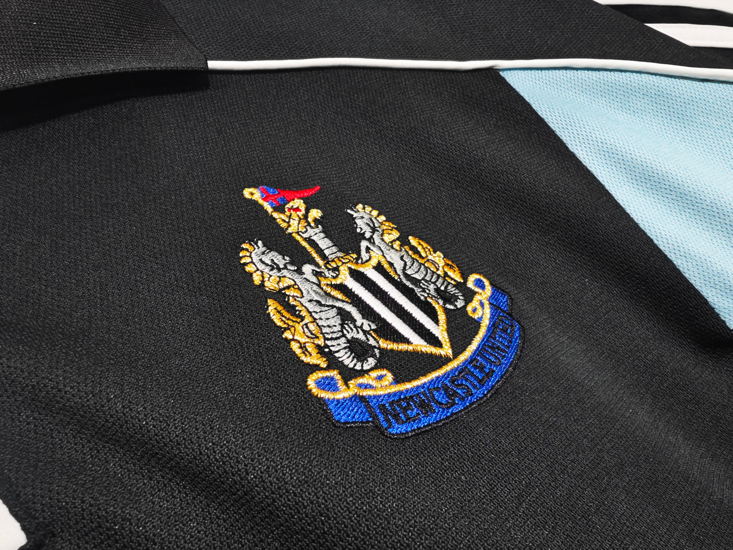 Newcastle Alternativa 00/01