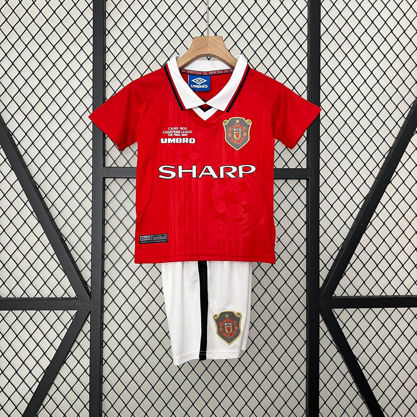 Kit Criança Manchester United Principal 99/00 - Final Champions League
