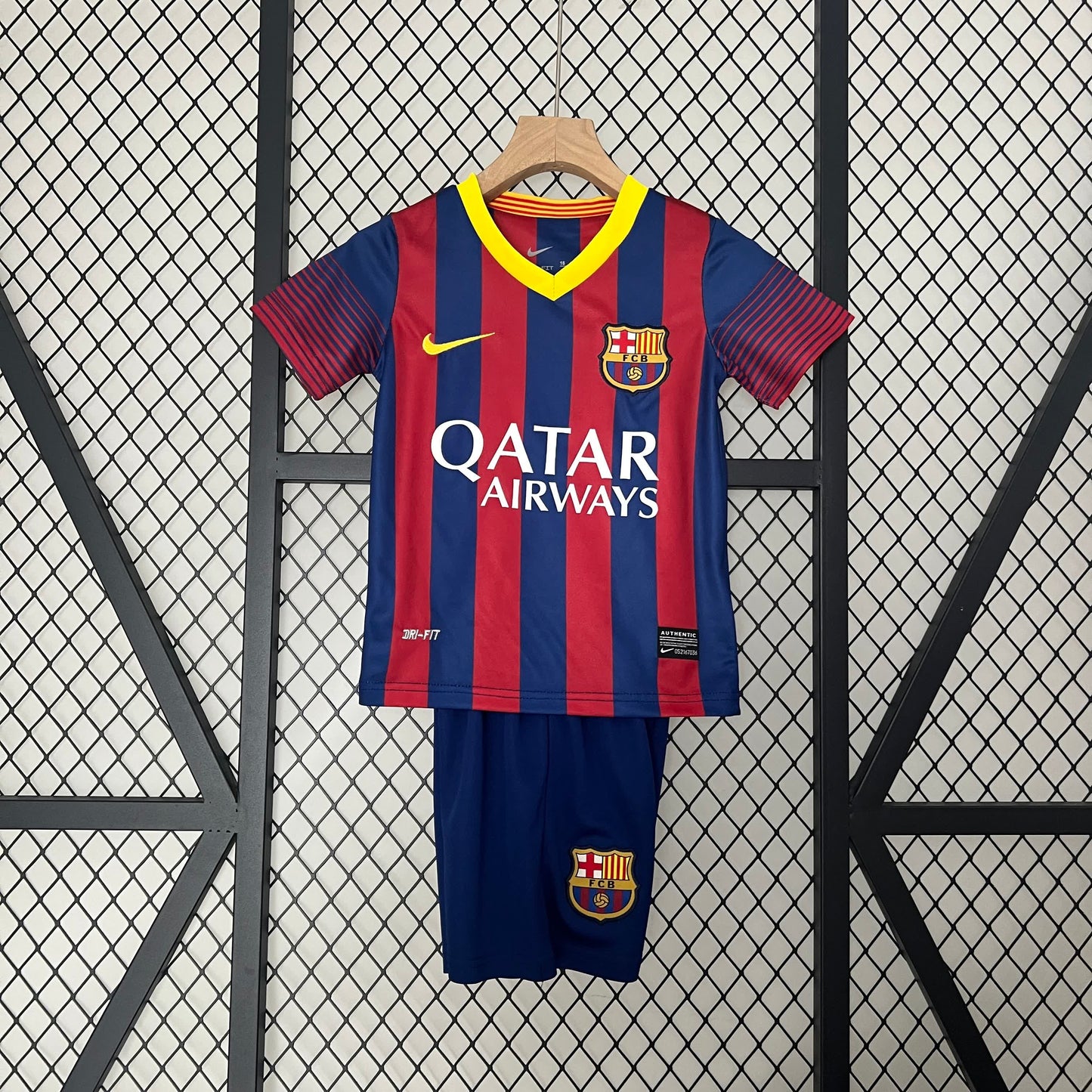 Kit Criança Barcelona Principal 13/14