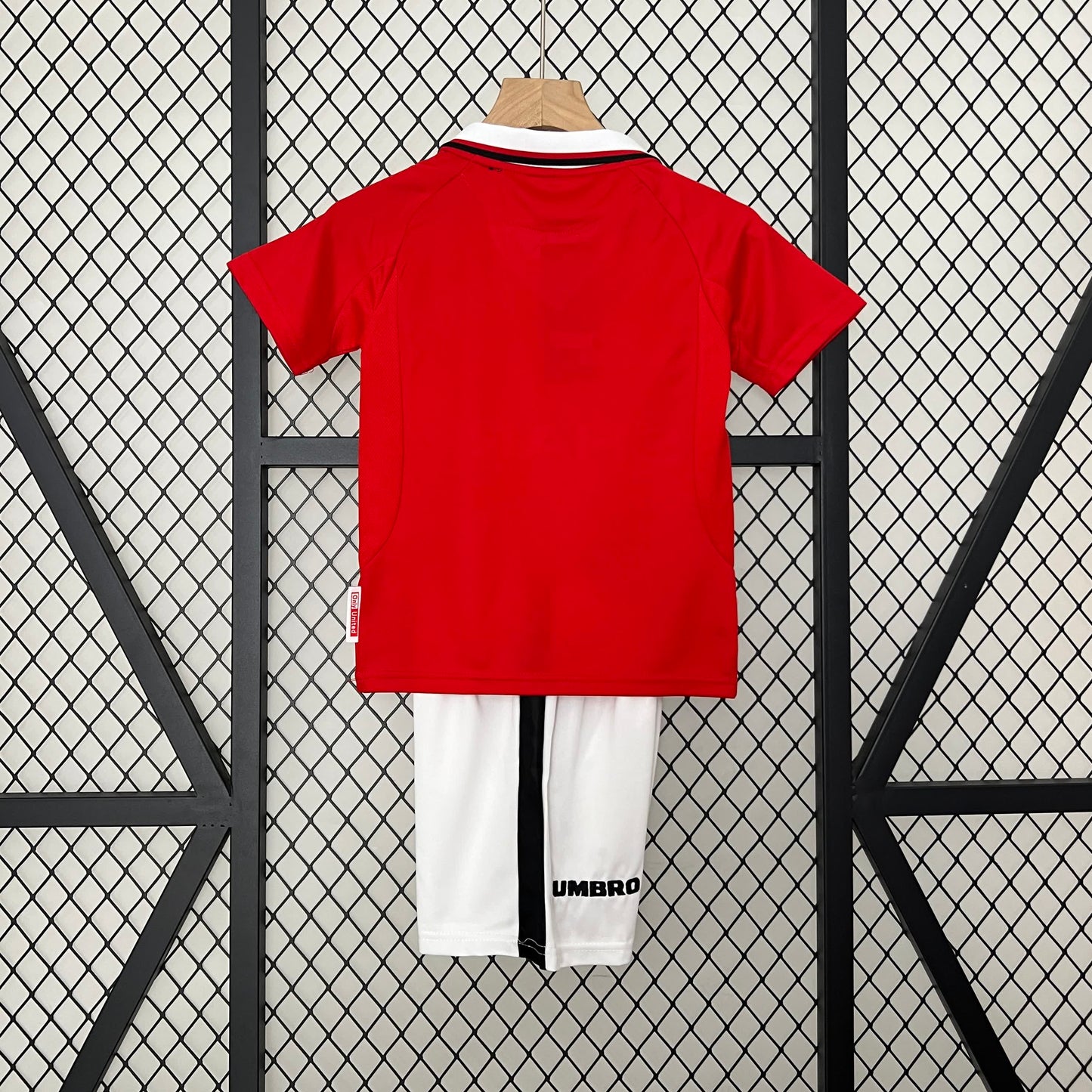 Kit Criança Manchester United Principal 99/00 - Final Champions League