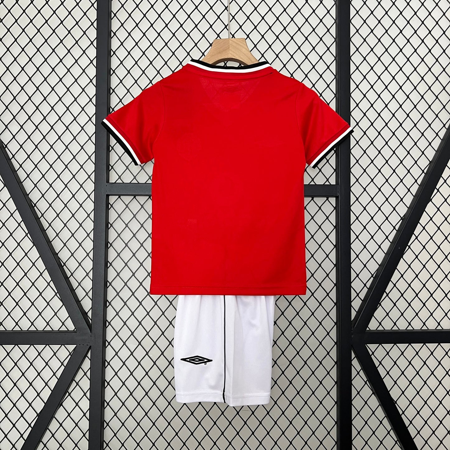 Kit Criança Manchester United Principal 00/01