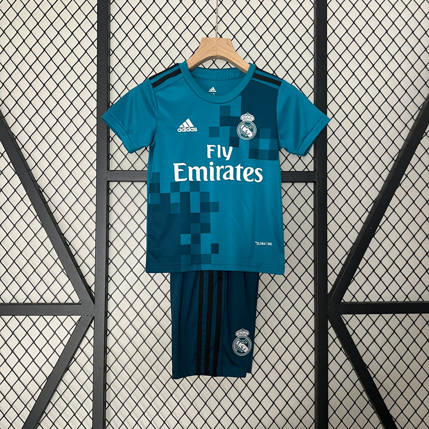 Kit Criança Real Madrid Terceira 17/18