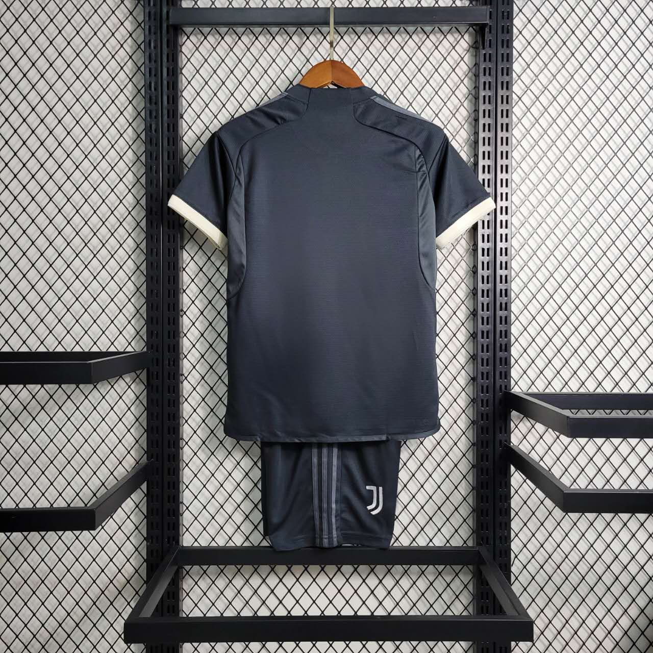 Kit Criança Juventus Terceira 23/24