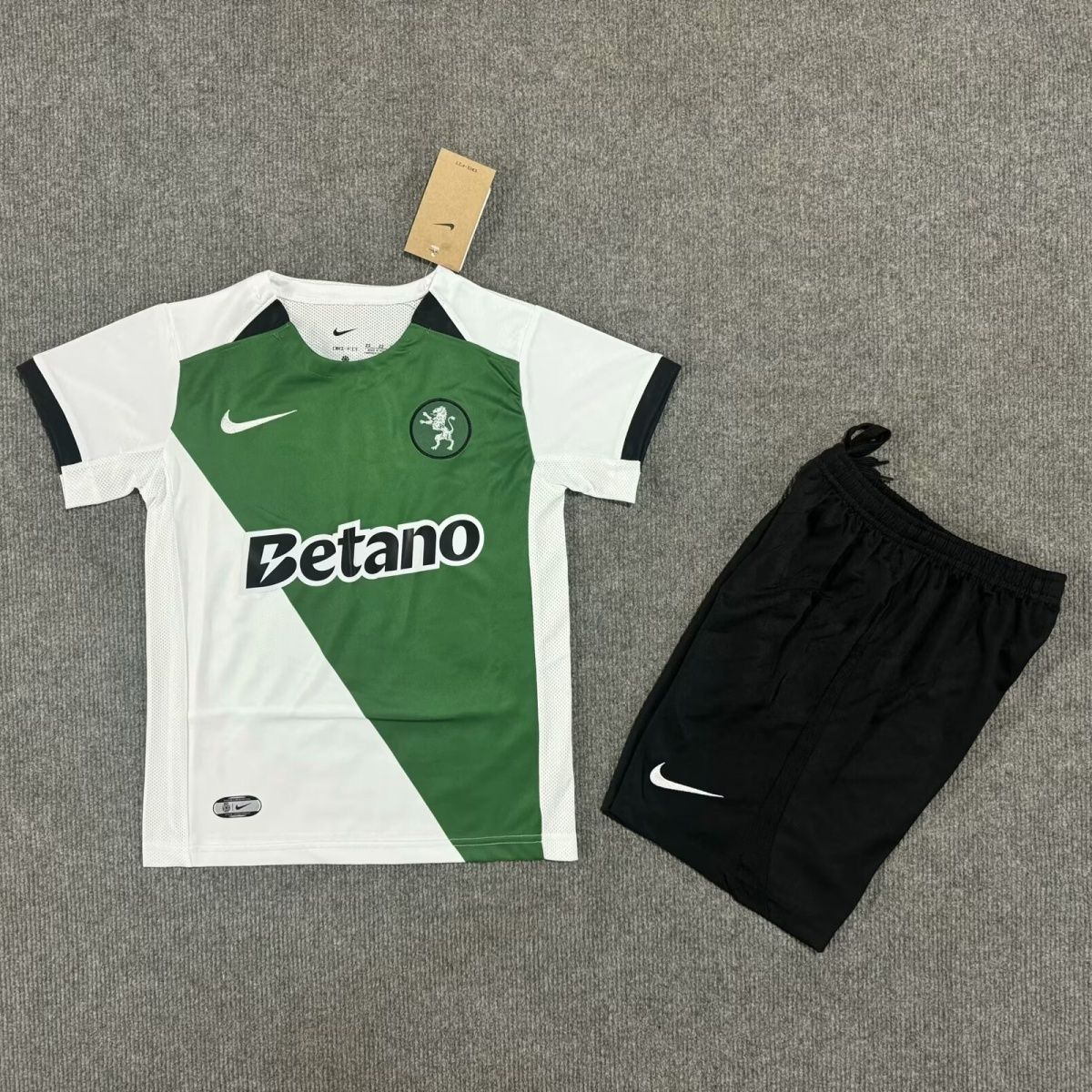 Kit Criança Sporting Edição Especial Stromp 24/25