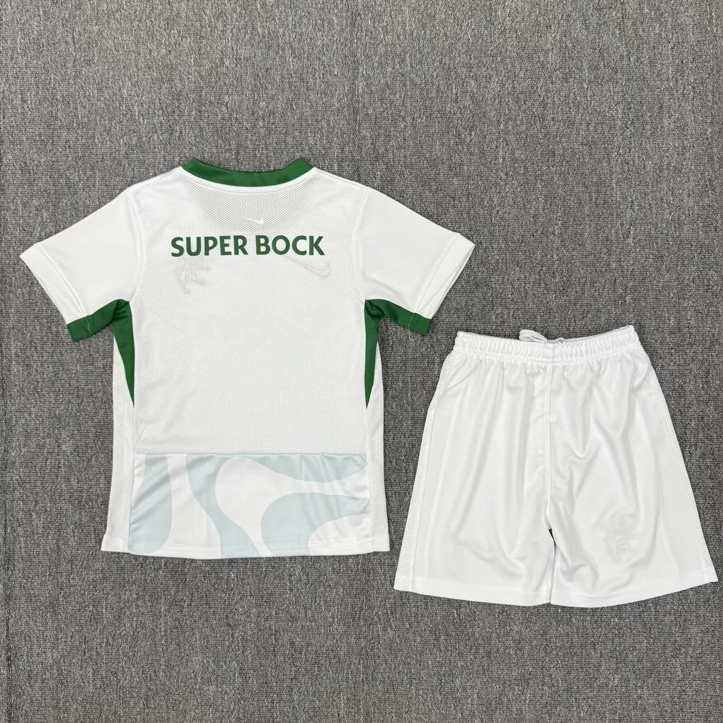 Kit Criança Sporting Alternativa Branca 25/26