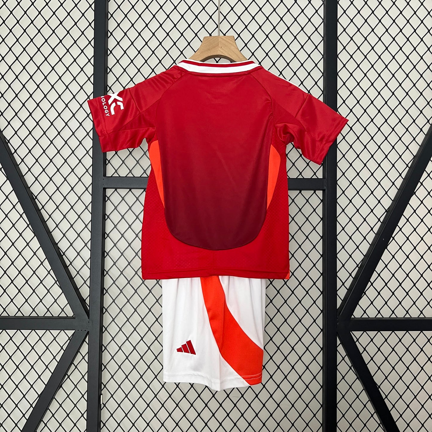 Kit Criança Manchester United Principal 24/25