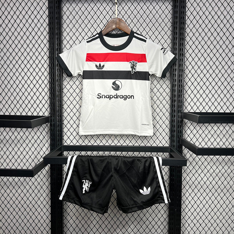 Kit Criança Manchester United Terceira 24/25