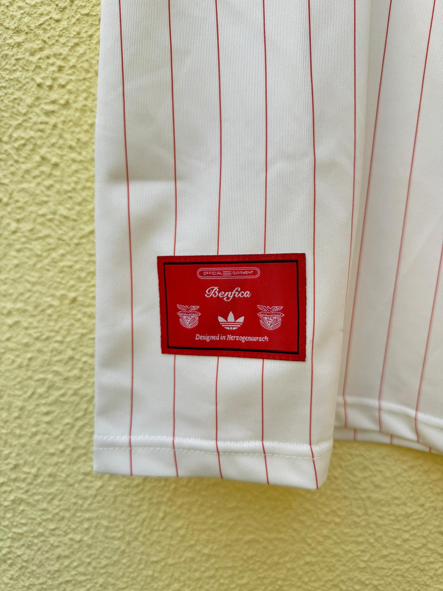 Em Stock - Benfica x Adidas Originals Retro 25/26