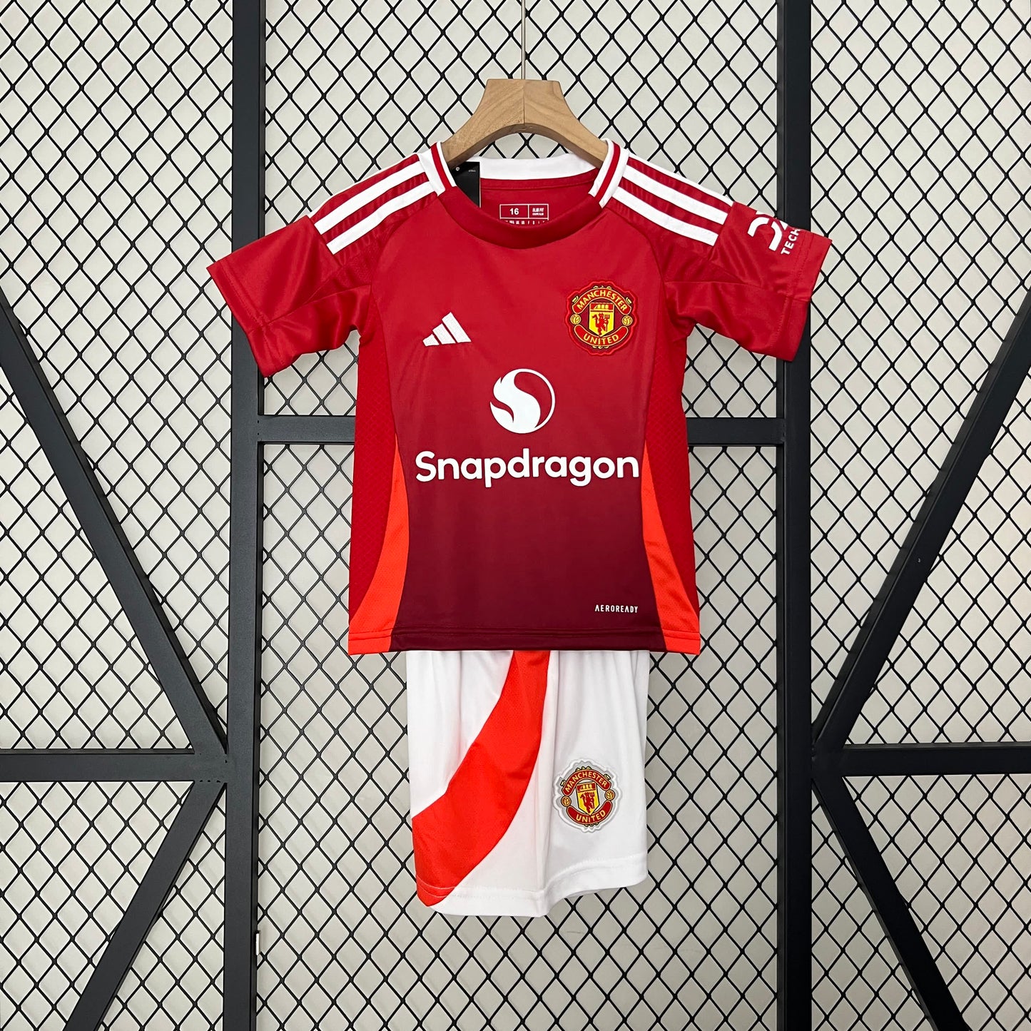 Kit Criança Manchester United Principal 24/25